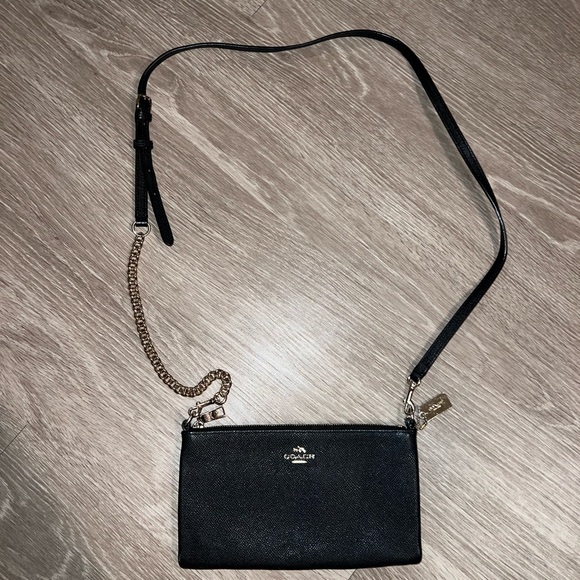 Leather Coach zip crossbody - Picture 2 of 3